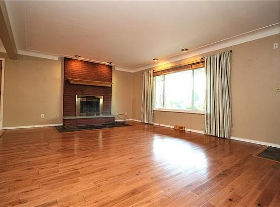 5th image of 305 Glenwood Dr