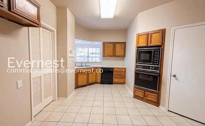 3103 Hazy Park Dr — Photo 2