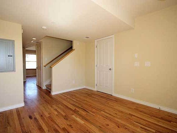 Entry / Living Room (reverse view)