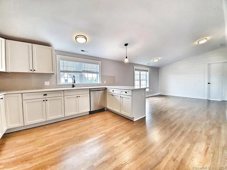 5 Isaacs St #3A — Photo 3