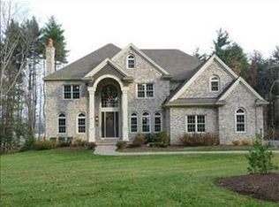 18 Gableview Ln, Southwick, MA 01077