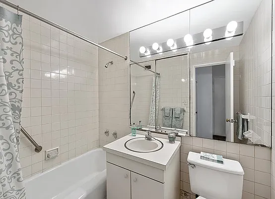 Sold by Warburg | media 20