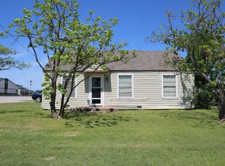 6732 Charbonneau Rd, Lake Worth, TX 76135