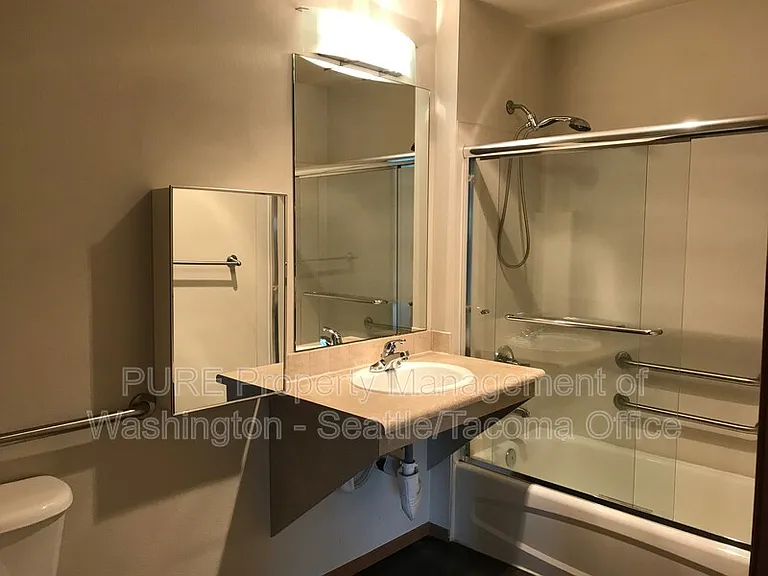 1125 E Olive St #312 — Photo 5