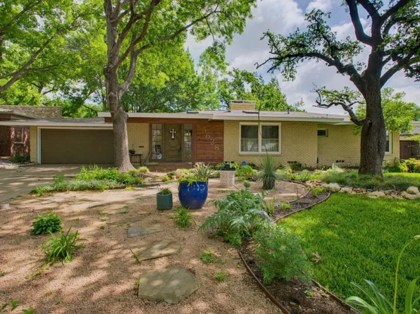 3628 Manderly Pl, Fort Worth, TX 76109