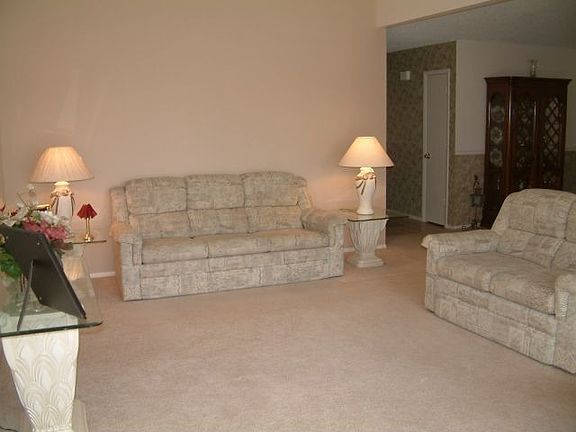 4th image of 4202 39th St W