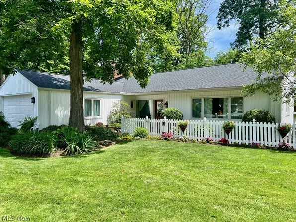 400 Trails End, Aurora, OH 44202
