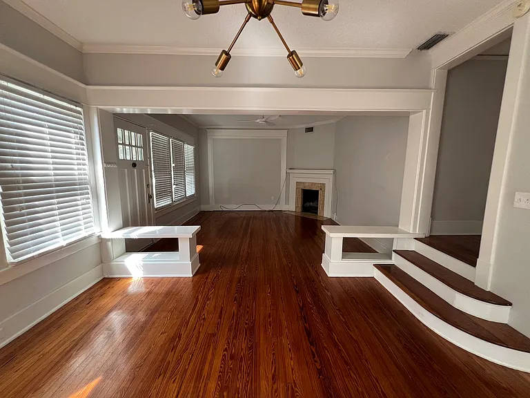 3204 Oak St — Photo 5