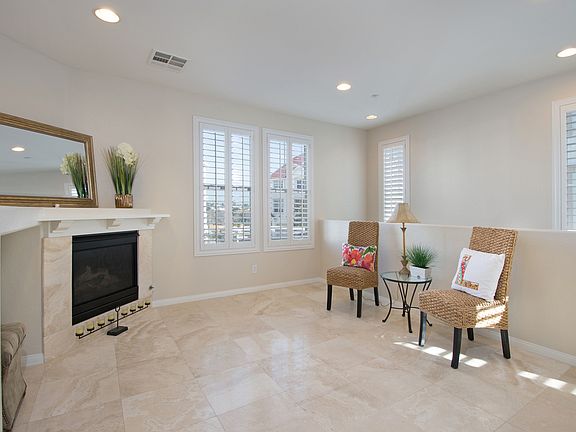 4th image of 825 Harbor Cliff Way Unit 276