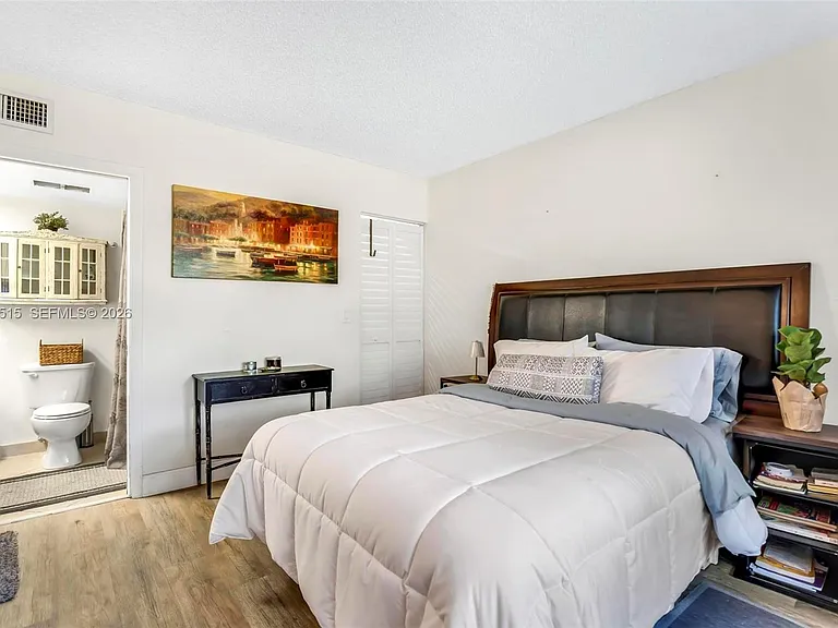 2300 SW 22nd Ave #109 — Photo 11