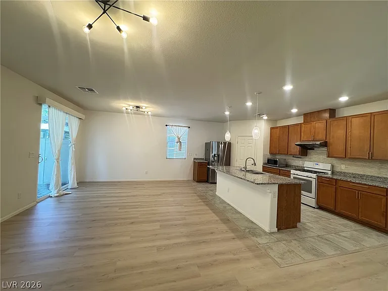 5573 Anshan St — Photo 4