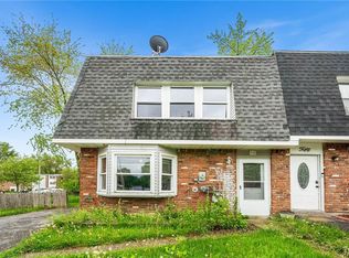 52 Hampton Ct, Middletown, NY 10941