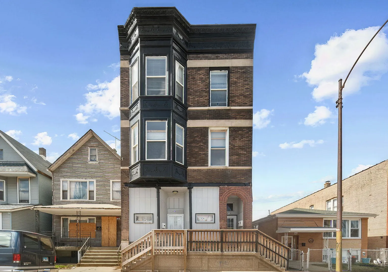 3 bed, $2,100 — Photo 1