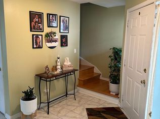 1122 Viewpoint Dr, Lake In The Hills, IL 60156