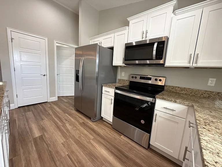 309 Locust Rd — Photo 11
