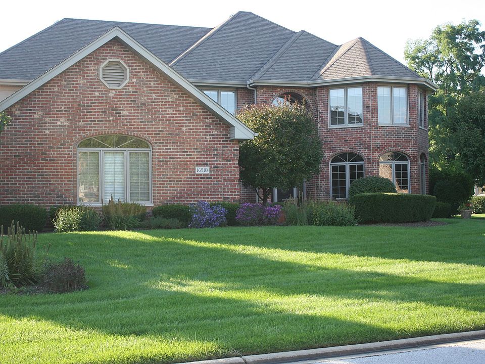 1st image of 16910 S Burr Oak Dr