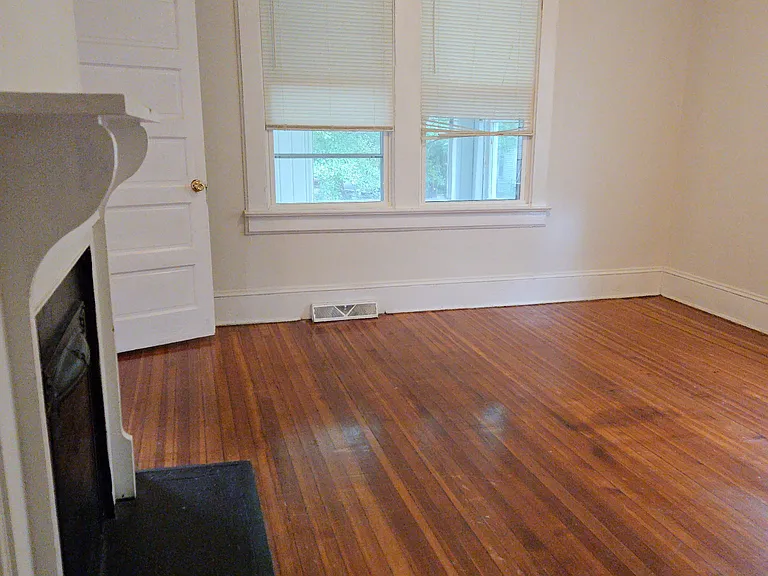 700 Summit Ave — Photo 5