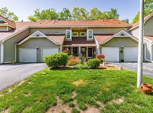 5 Preston King Trl, Oak Ridge, NJ 07438