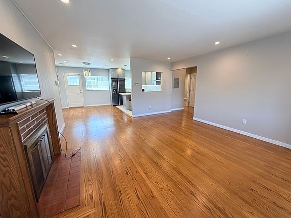 2nd image of 946 Hohener Ave
