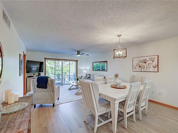 5th image of 4629 Poinciana St APT 203