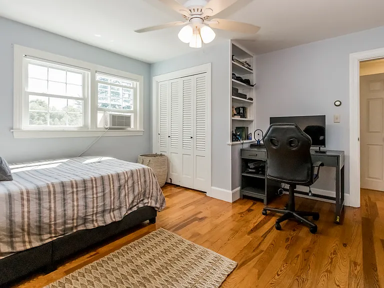 8 Roberts St — Photo 9