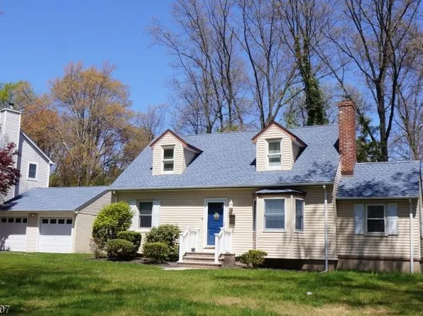 242 Wilson Pl, Wyckoff, NJ 07481