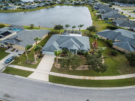 2nd image of 1808 Creekwater Blvd