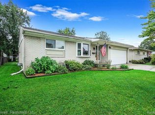 38221 N Rickham Ct, Westland, MI 48186