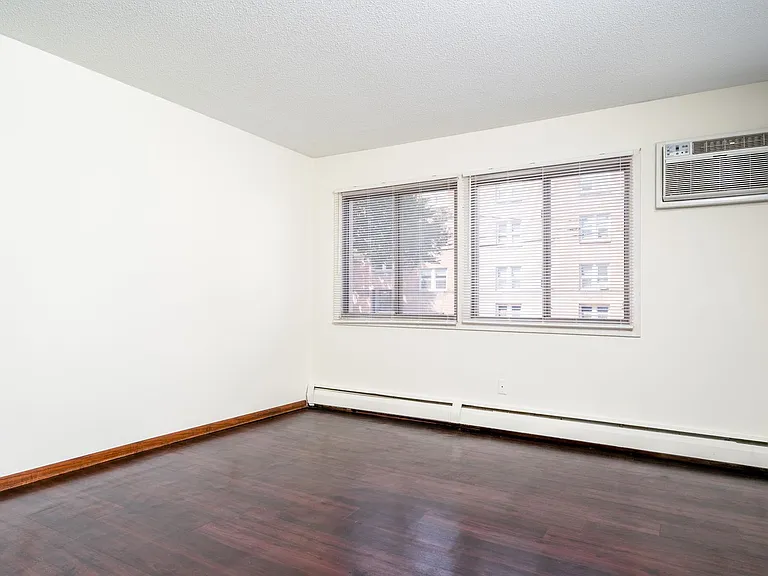 2626 Fremont Ave S — Photo 24