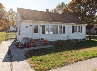 109 W Grove St, Wheatfield, IN