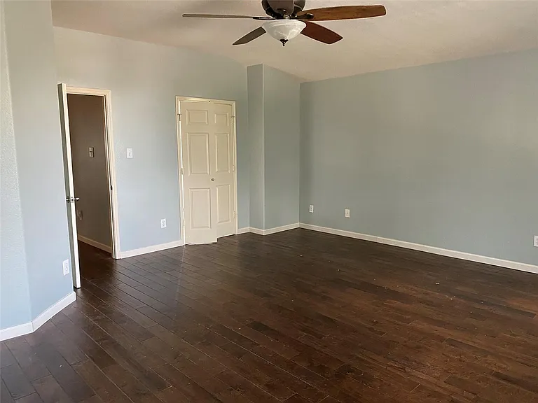 2714 Orchard Creek Ln — Photo 16