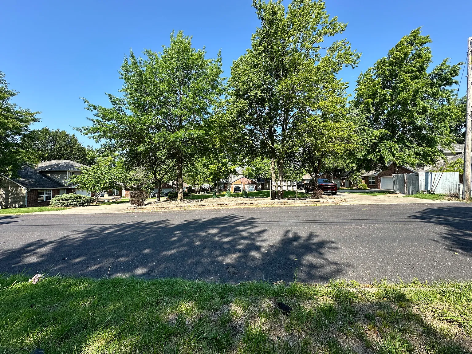 2 bed, 2.5 bath, 1350 sqft, $1,300 — Photo 1