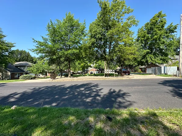 819 Charles St #819, Columbia, MO 65201