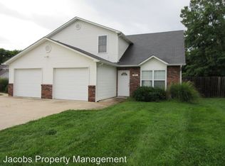 5013 Carrieridge Dr, Columbia, MO 65203