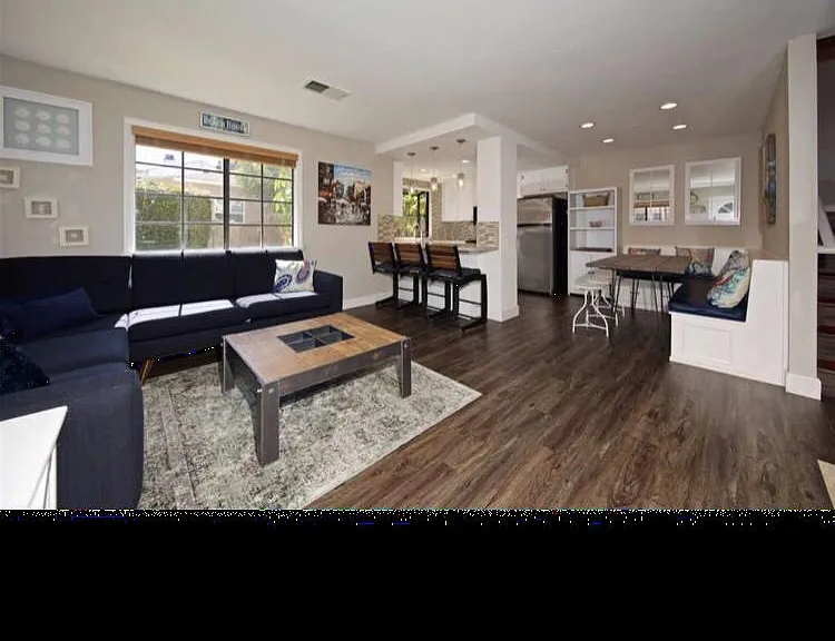 1860 Pacific Beach Dr #1 — Photo 2