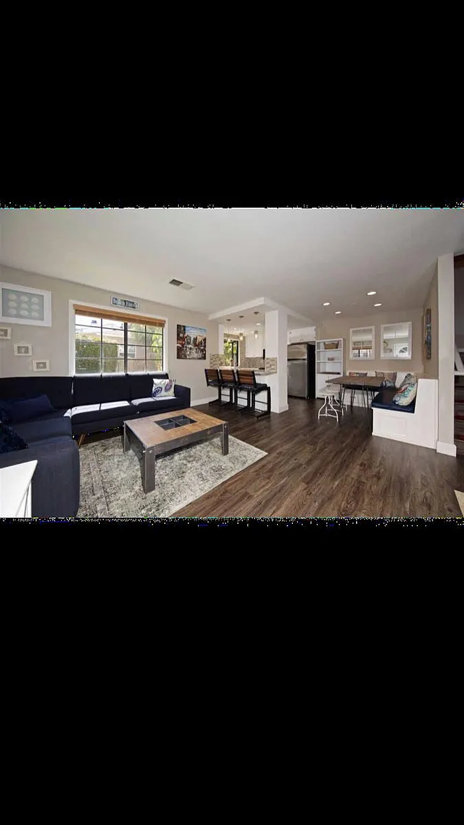 Building Photo - 1860 Pacific Beach Dr #1