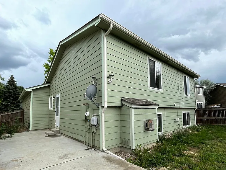 1331 W 132nd Pl — Photo 3