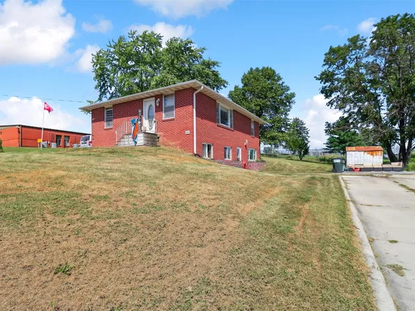 265 Burlington Ave, Martensdale, IA 50160