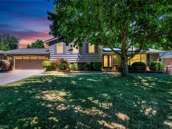 3665 Russett Dr, Broadview Heights, OH 44147