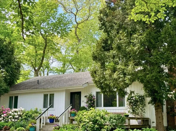 22 Harbor View Ln, East Hampton, NY 11937