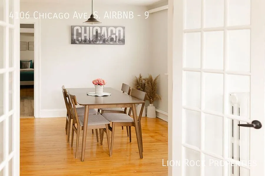Building Photo - 4106 Chicago Ave #9