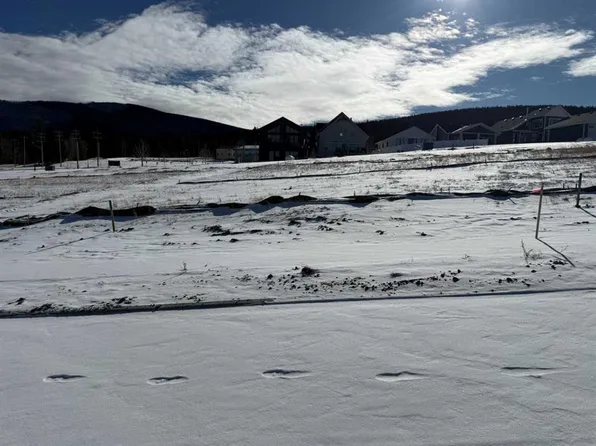 421 Lily Ave, Nordegg, AB T0M 2H0