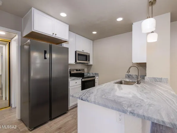 7623 E Callisto Cir, Tucson, AZ 85715