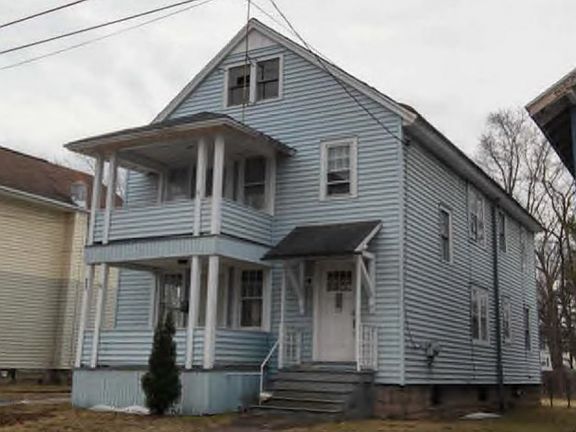 5th image of 827 Rose Pl