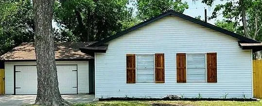 3 bed, 2.0 bath, 1170 sqft, $2,000 — Photo 2