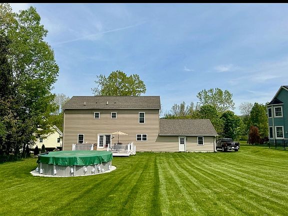 5th image of 12 Juliana Dr