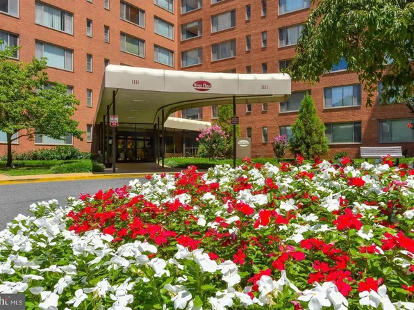 1111 Arlington Blvd APT 407, Arlington, VA 22209