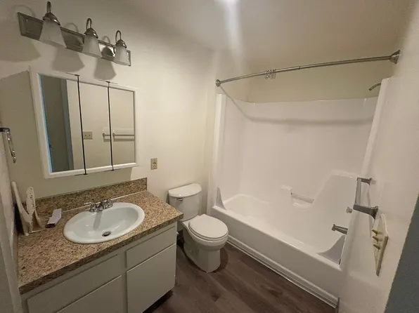 Jamestowne Plaza Apartments