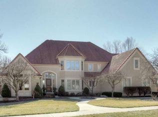 11419 Manor Rd, Leawood, KS 66211