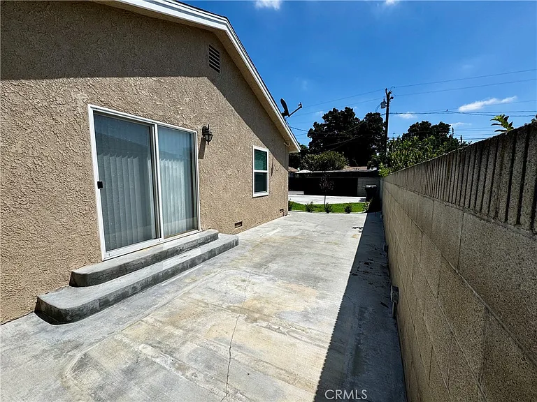 14414 Studebaker Rd — Photo 35